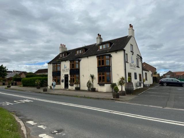 Hotel The Blue Bell à Boroughbridge Extérieur photo
